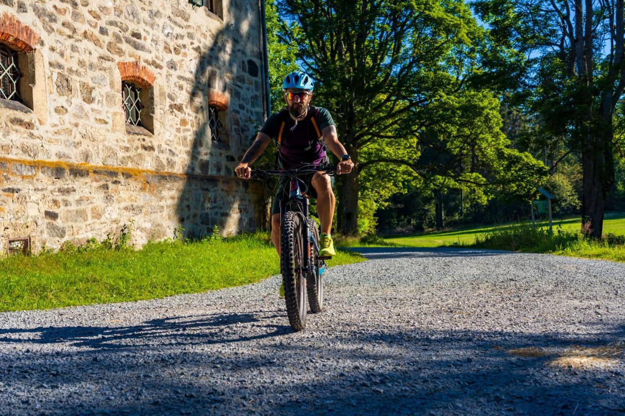 Wander Und Aktiv Hotel Roesslwirt Lam Esterno foto