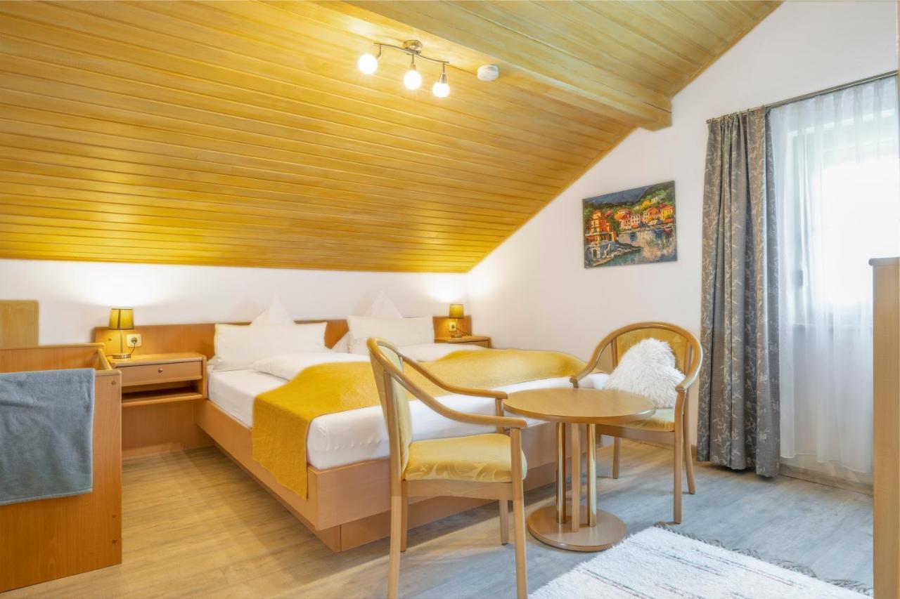 Wander Und Aktiv Hotel Roesslwirt Lam Esterno foto
