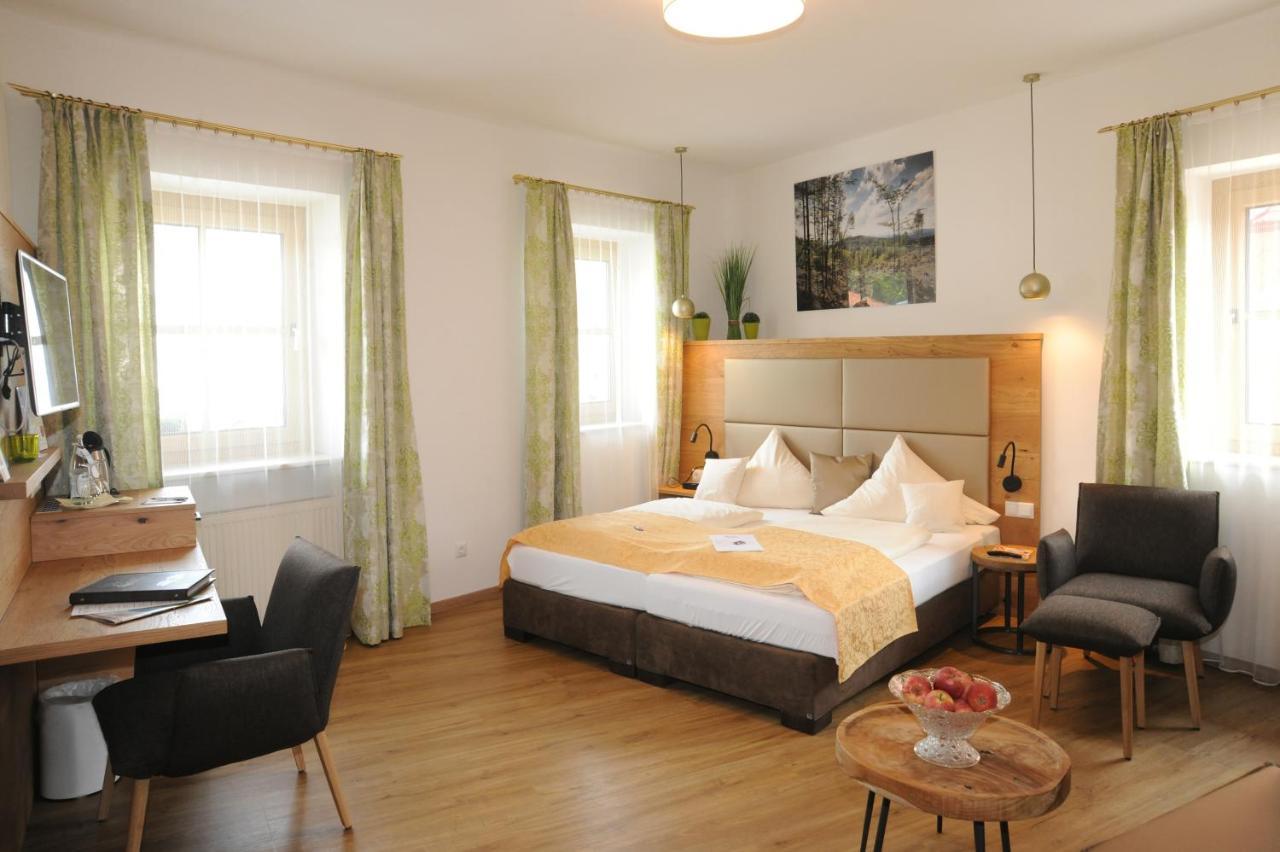 Wander Und Aktiv Hotel Roesslwirt Lam Esterno foto