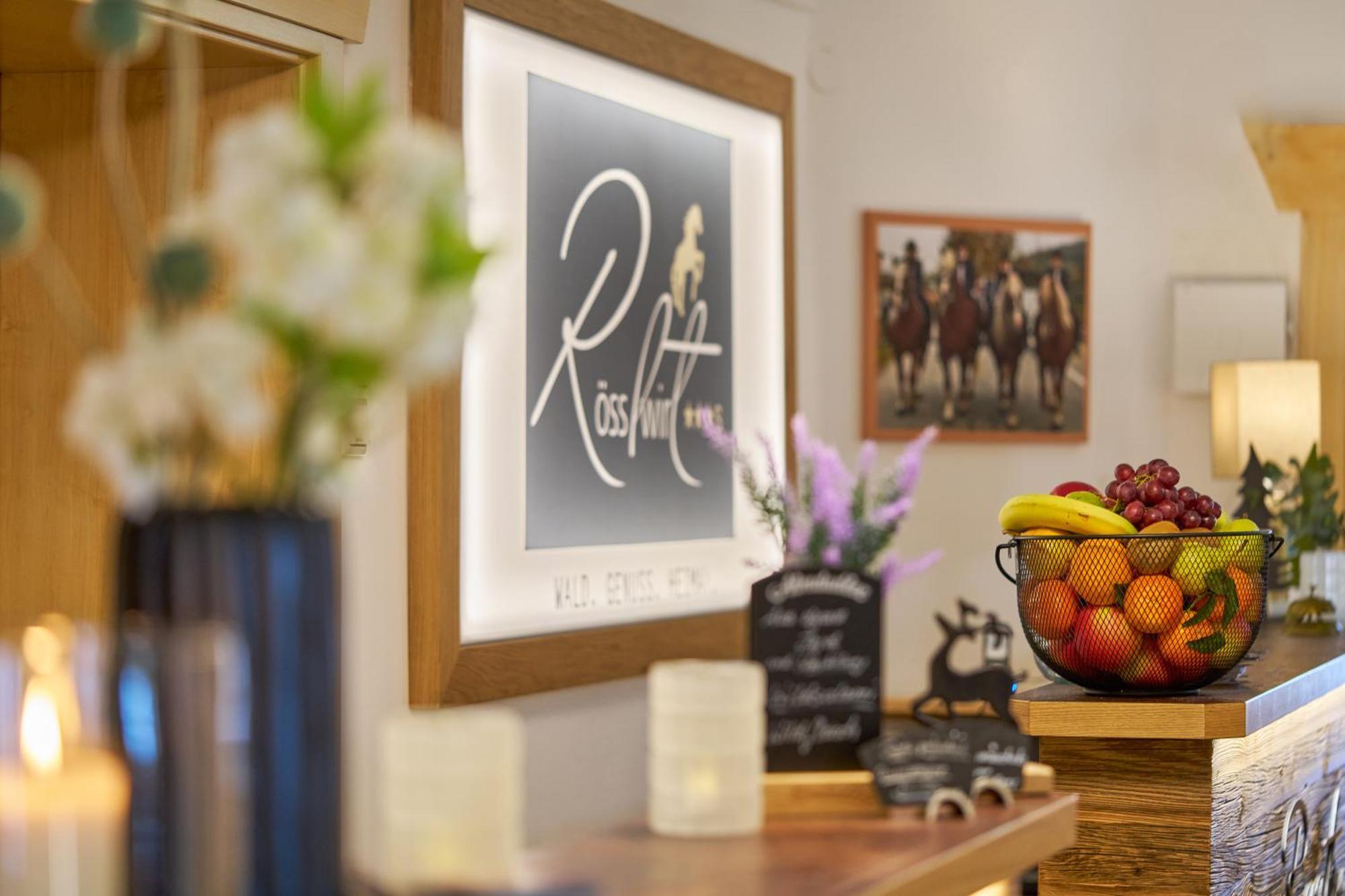 Wander Und Aktiv Hotel Roesslwirt Lam Esterno foto