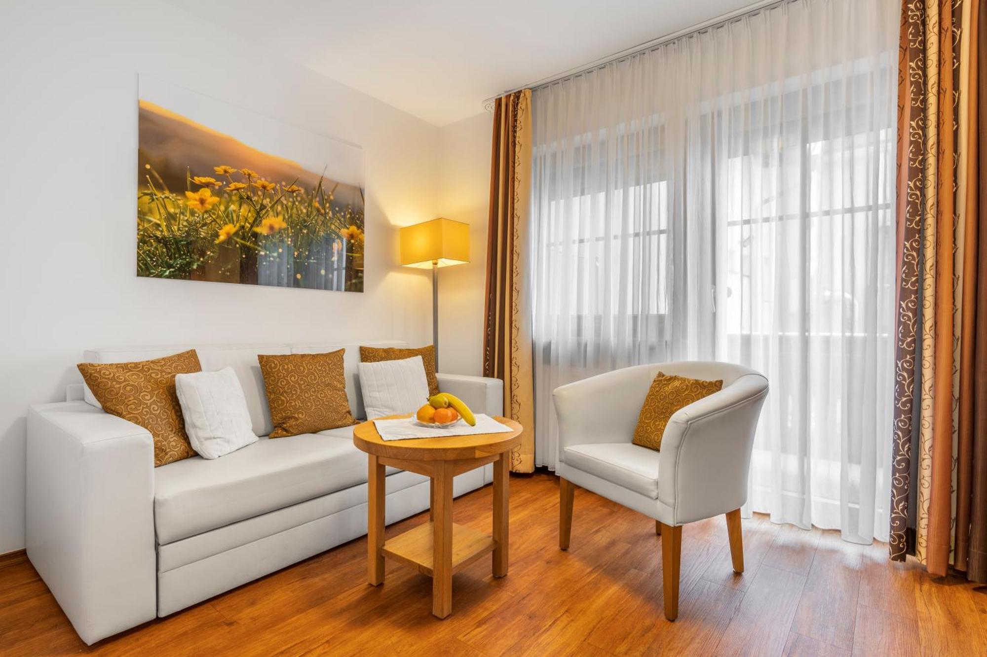 Wander Und Aktiv Hotel Roesslwirt Lam Esterno foto