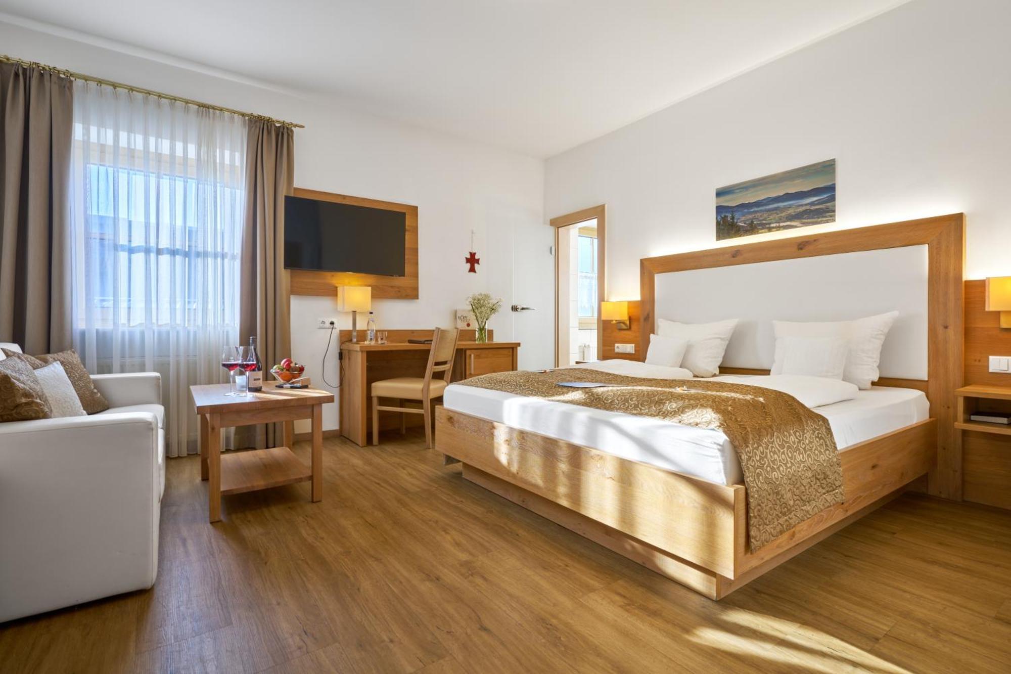 Wander Und Aktiv Hotel Roesslwirt Lam Esterno foto